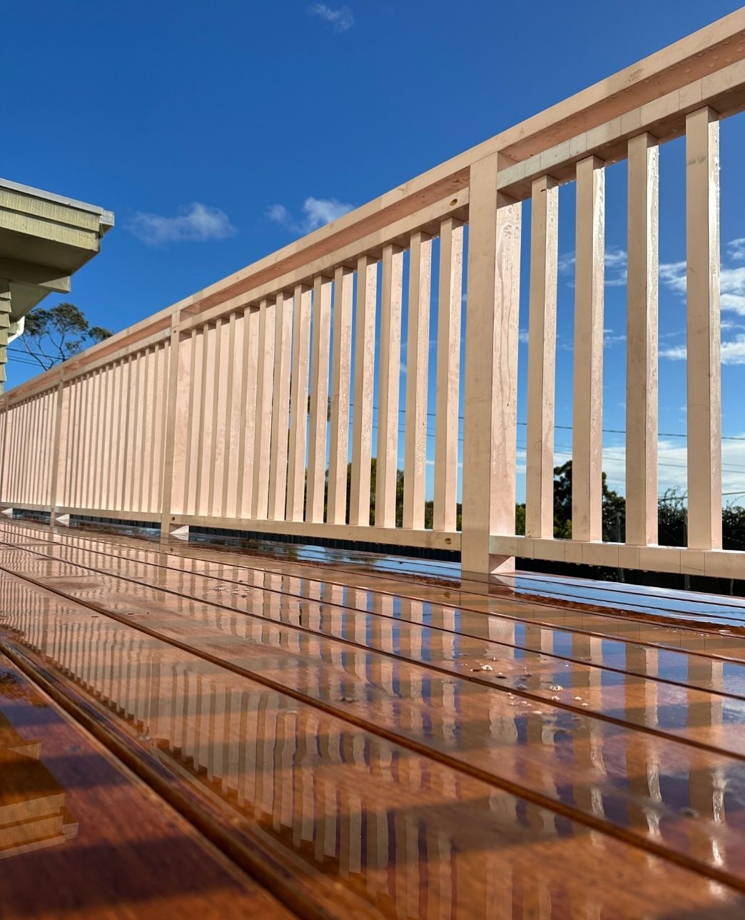 Blackbutt hardwood deck built by Devise Constructions in Caringbah